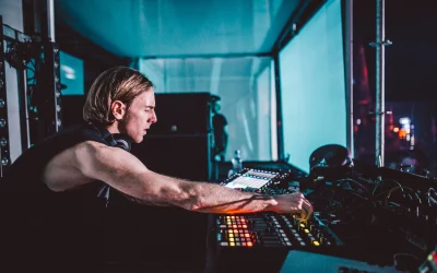 Close Combined – Richie Hawtin Live