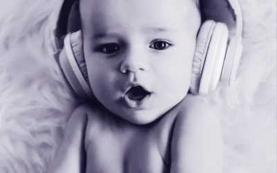5 RAGIONI PER CUI DOVRESTI FAR ASCOLTARE MUSICA ALLA TUA BIMBa